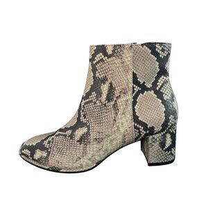 Stuart Weitzman Kiandra Snakeskin Embossed Leather Ankle Boot Women's, 8B NWOB